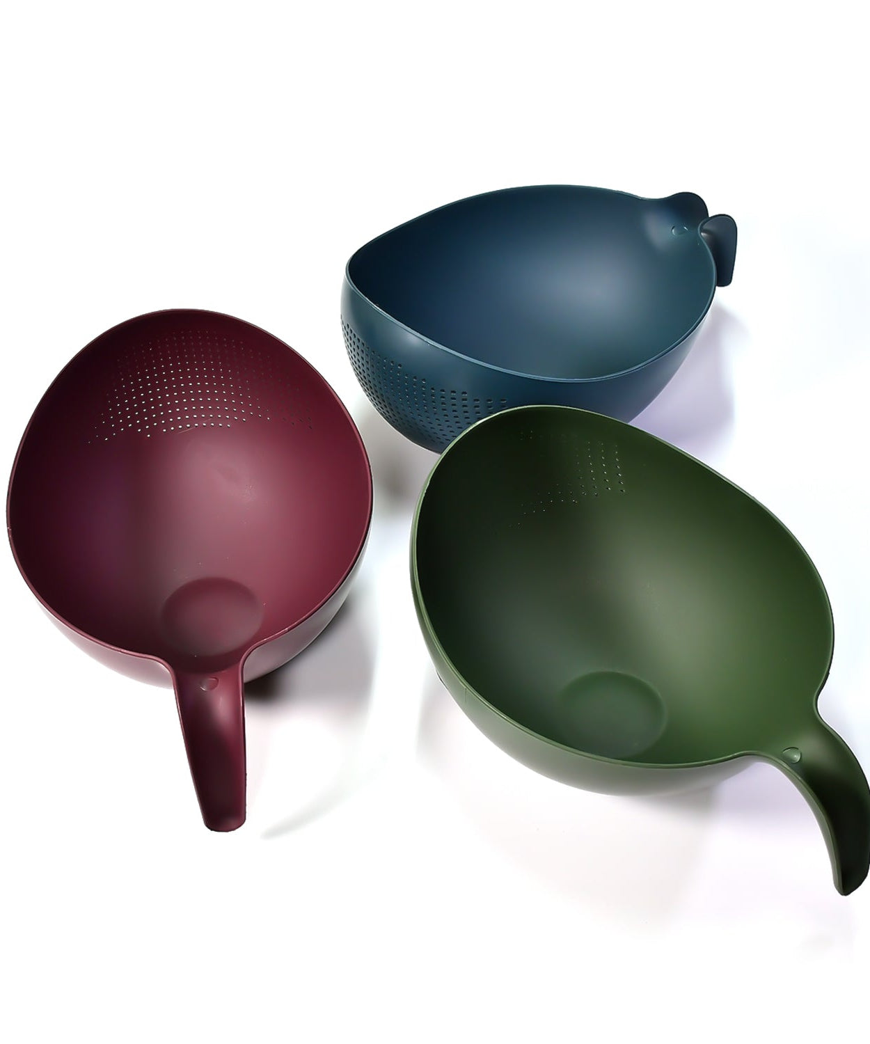 Set of 3 plastic strainers for kitchen use
