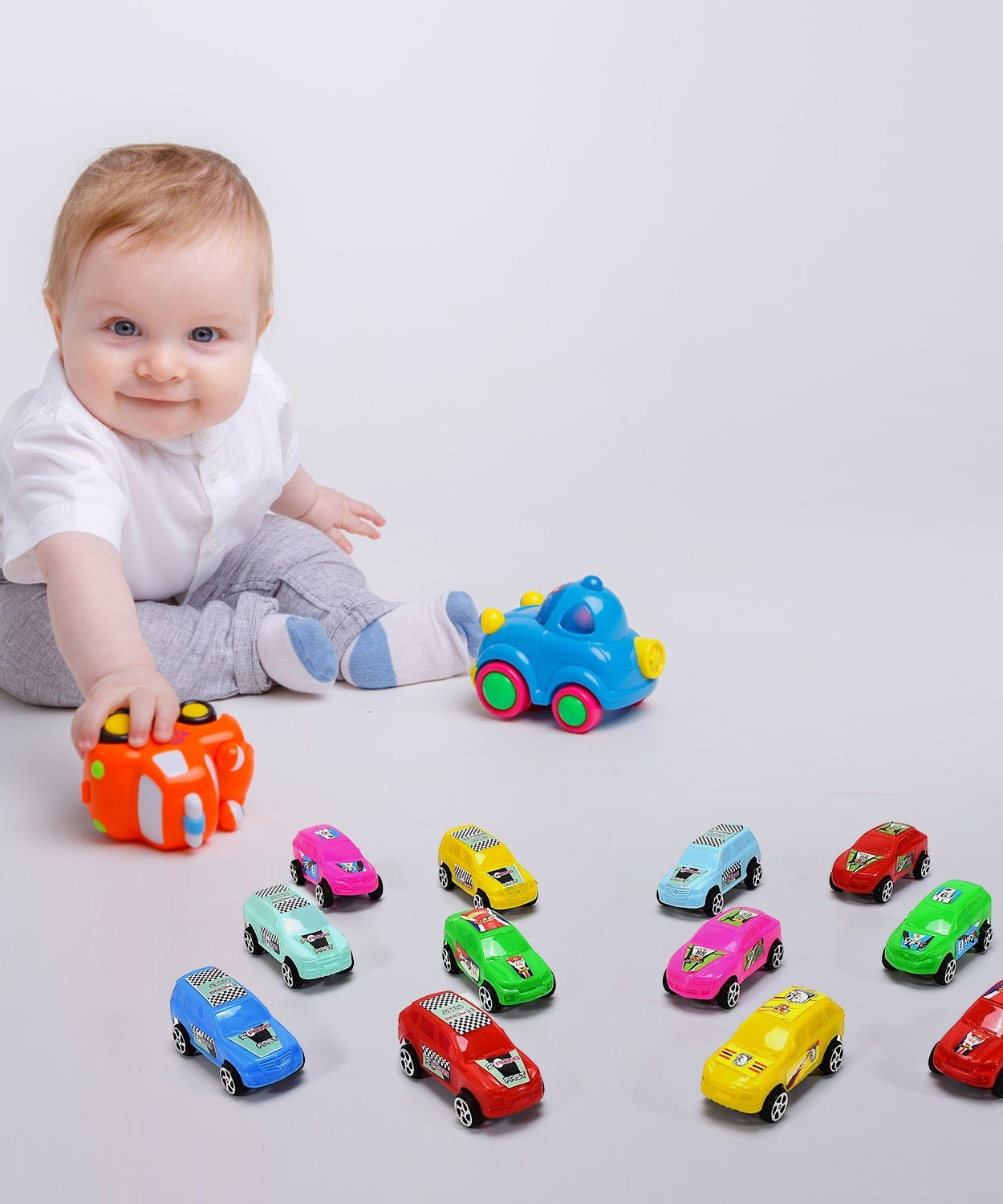 Colorful pull and push cars set