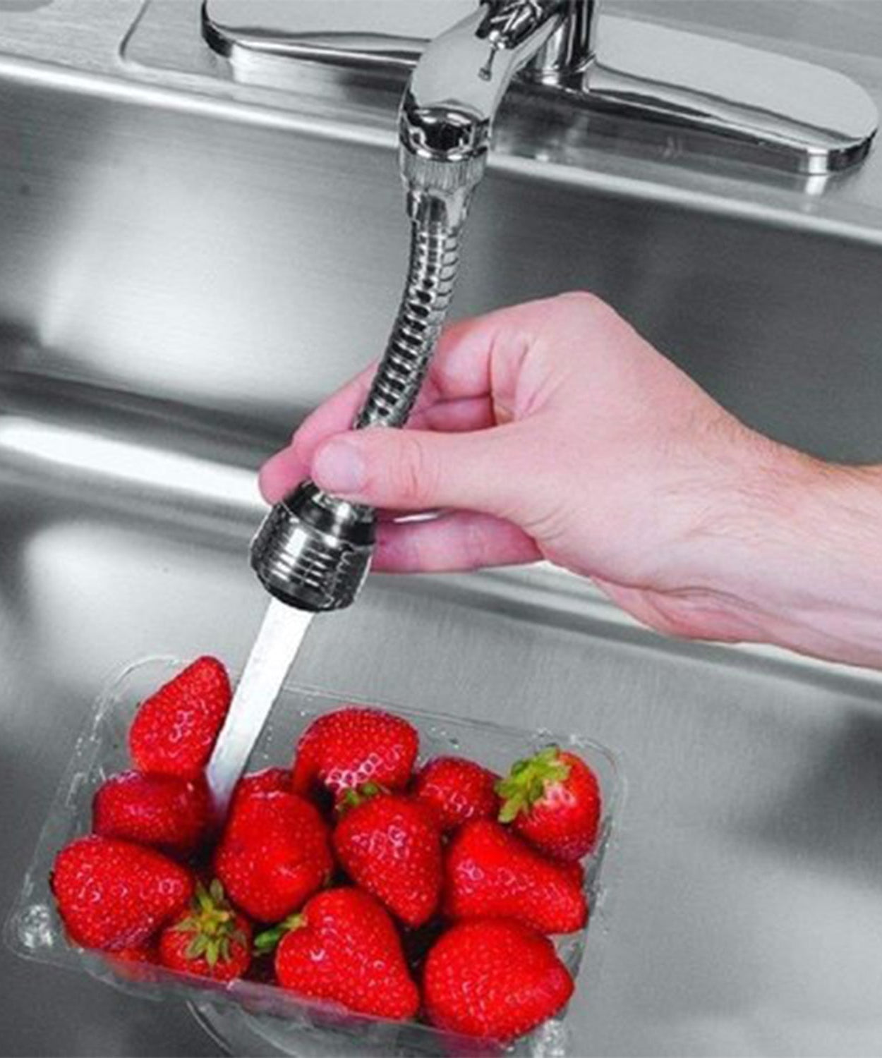 Flexible water sprayer with multiple spray settings, ideal for garden and lawn use.