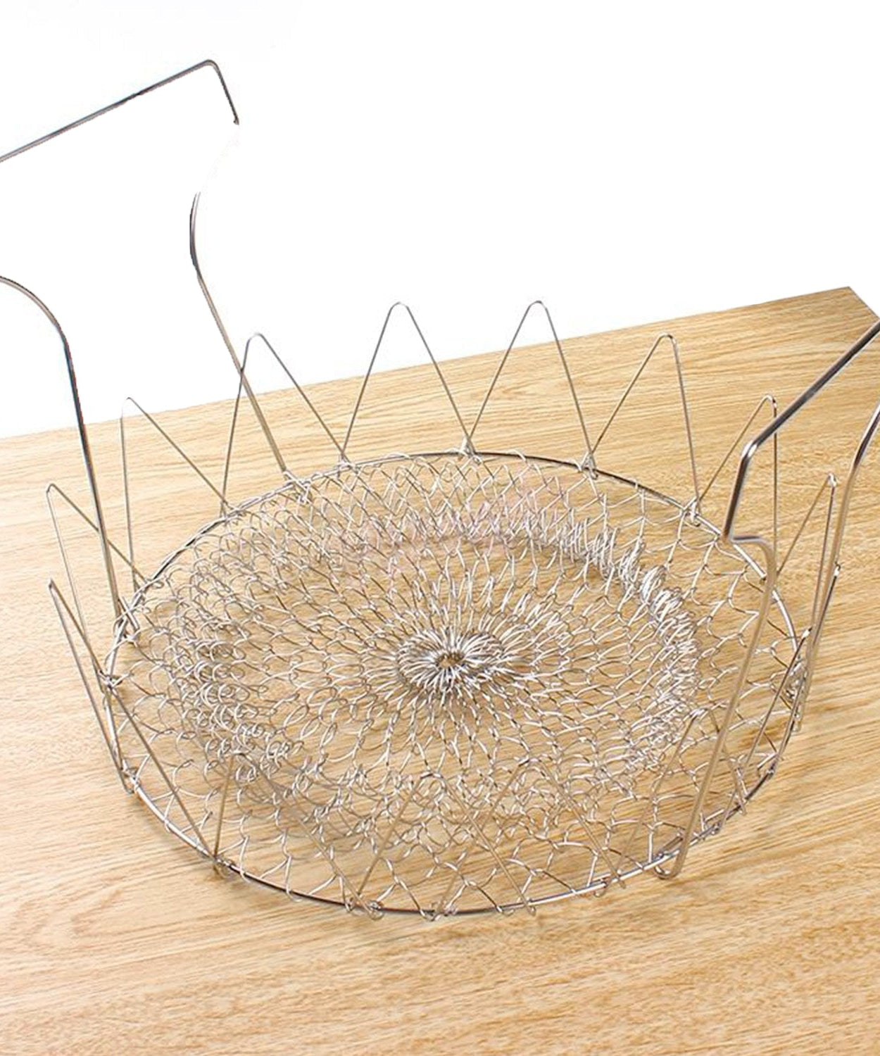 Collapsible strainer basket