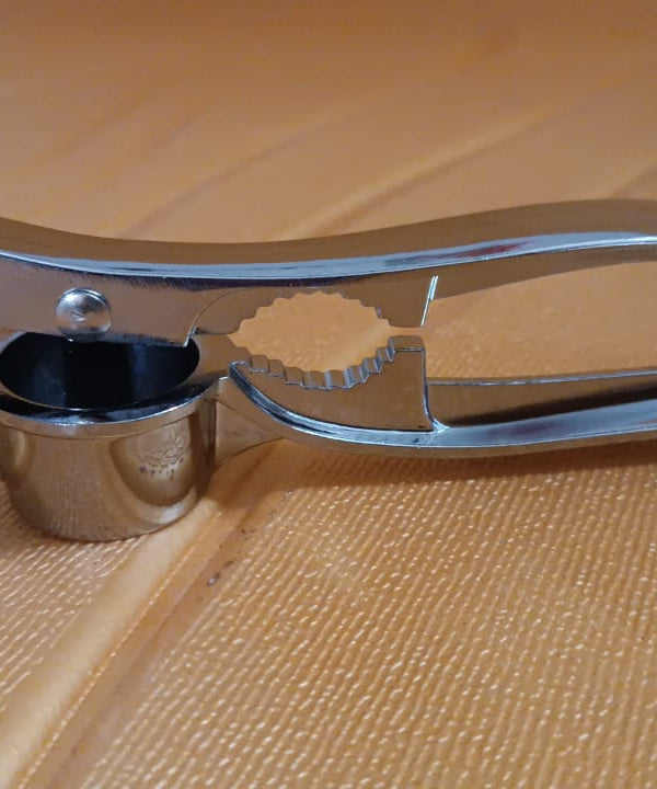 2 in1 Garlic Masher Premium Garlic Press & Walnut Cracker Opener (1 Pc)