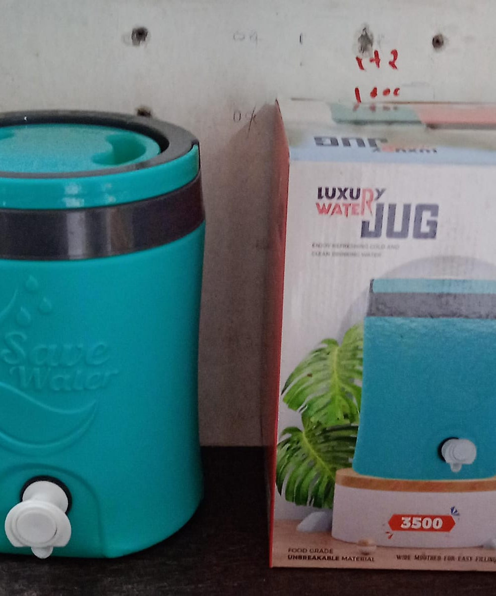 Travel water jug with tap, 3.5L capacity, insulated