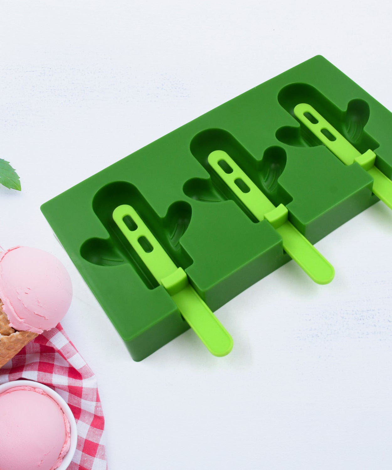 Ice Cream Mould sicle Mold, Cactus Shape Ice  Molds Homemade sicle for DIY Ice sicle, 3-Cavity Summer Food Kitchen Tools (1 Pc)