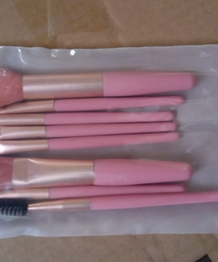 8-Piece Mini Makeup Brush Kit – Portable Premium Synthetic Set with Case (Mix Colors)