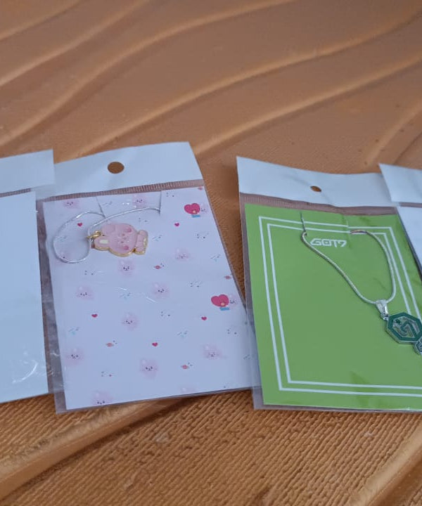 Pendant Necklace – Single Piece (Random Mix Design)