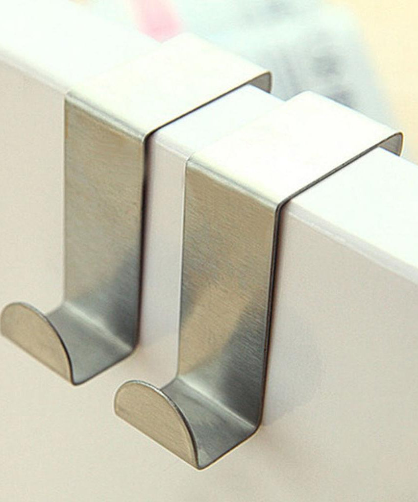 Detailed view of Z shape door hook.