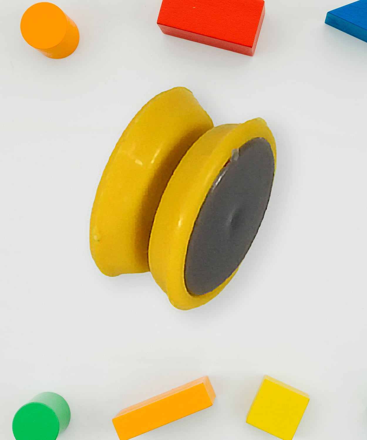 Small yoyo toy with string, rotating yoyo toy, brain exerciser for kids (30 Pcs Set)