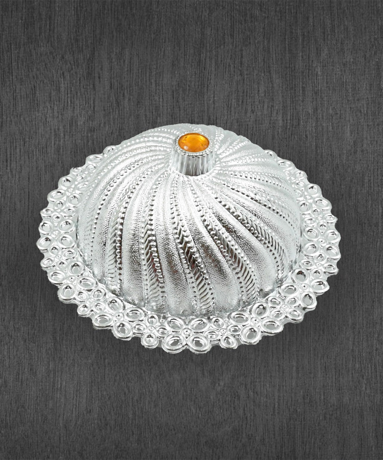 Box with lid for mukhvas and serving