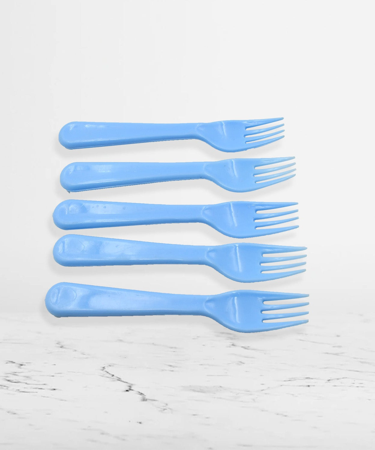 Reusable plastic forks for parties and kitchen, 5 pieces, durable.