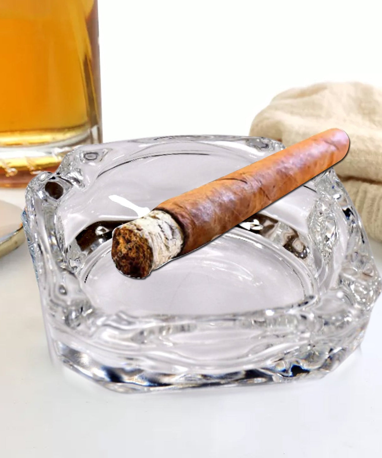 Round crystal ashtray for table