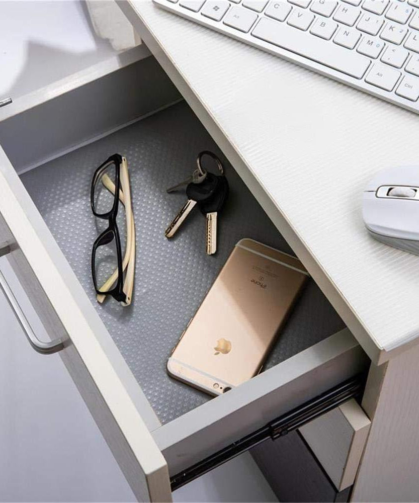 45 x 103 cm anti-skid mat, textured for secure drawer organization.