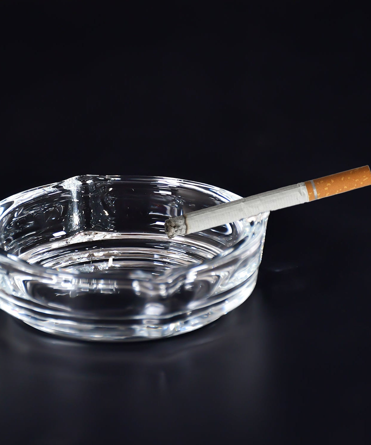 Crystal quality ashtray for indoor and outdoor.