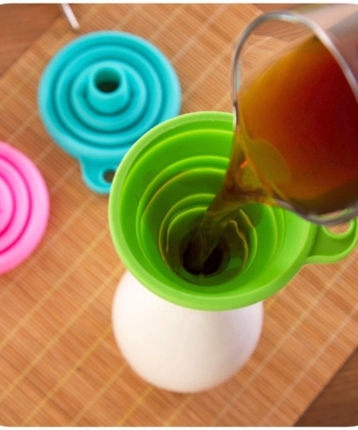 Kitchen silicone funnel, easy to clean.