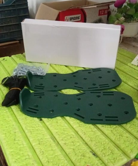 Lawn Aerator Sandals, Garden Grass Aerator Spiked Sandals Green Studded Shoes for Yard Patio Garden Excavation