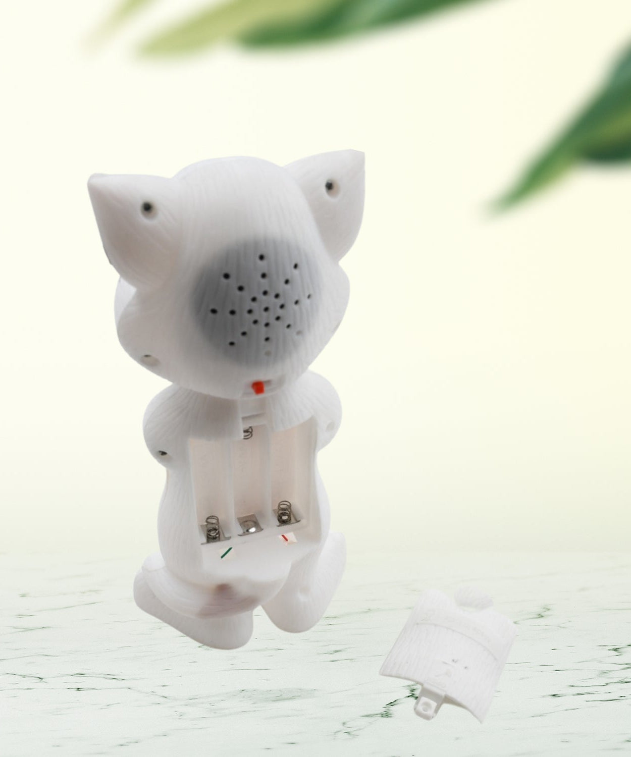 Tom Cat toy with mimicry feature