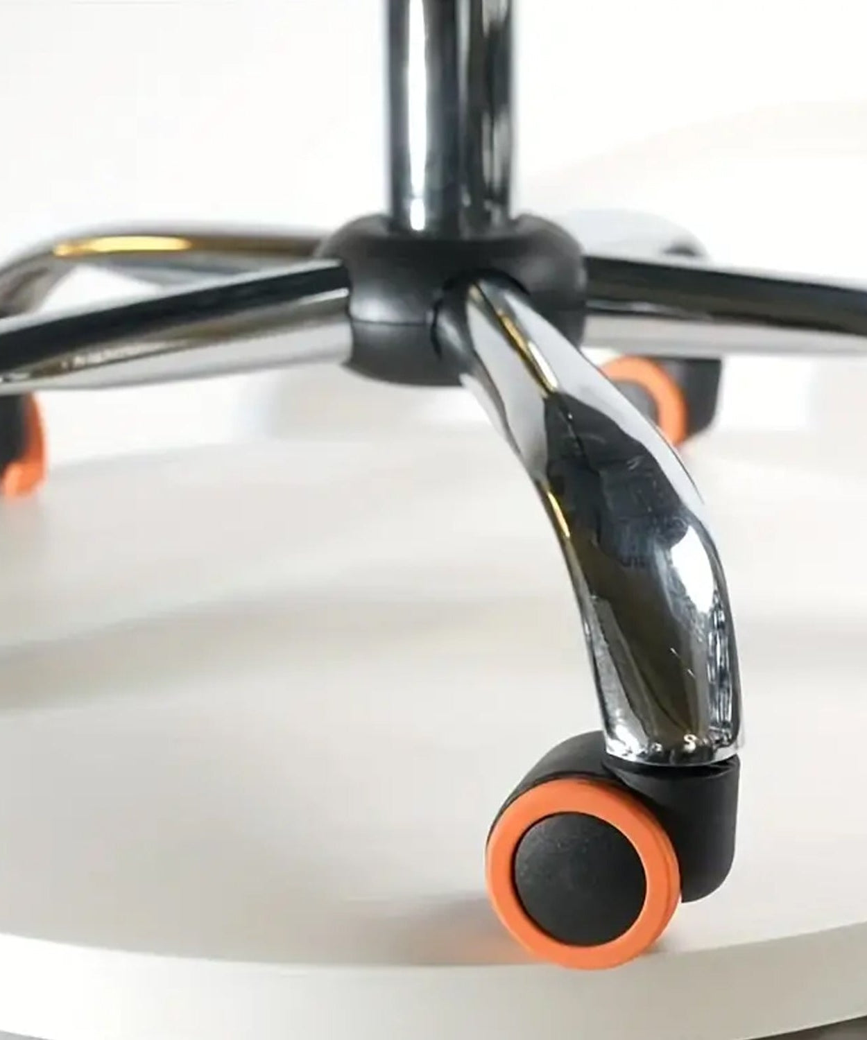 Silicone Luggage Wheel Covers – Noise Reduction & Protection (8 Pcs)