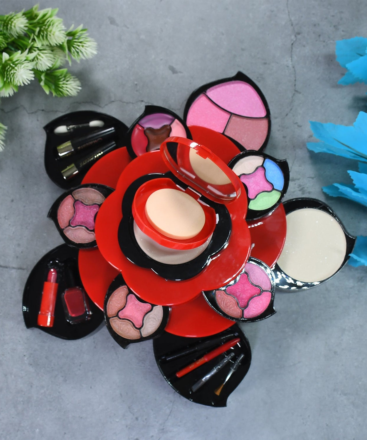Three-tier flower makeup palette for teens