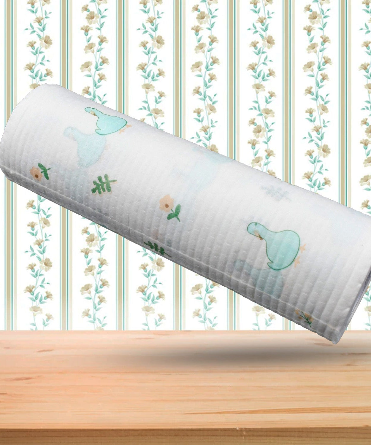 Printed non-stick kitchen tissue roll for cleaning.