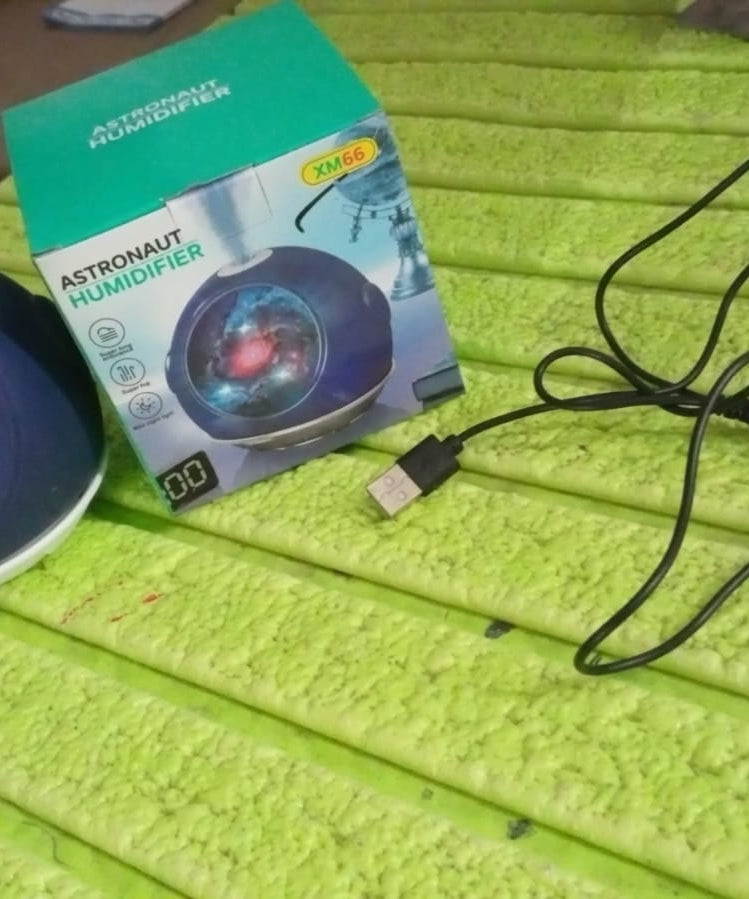 Astronaut Humidifier, Ball Shape Humidifier (1 Pc / 110 ML)