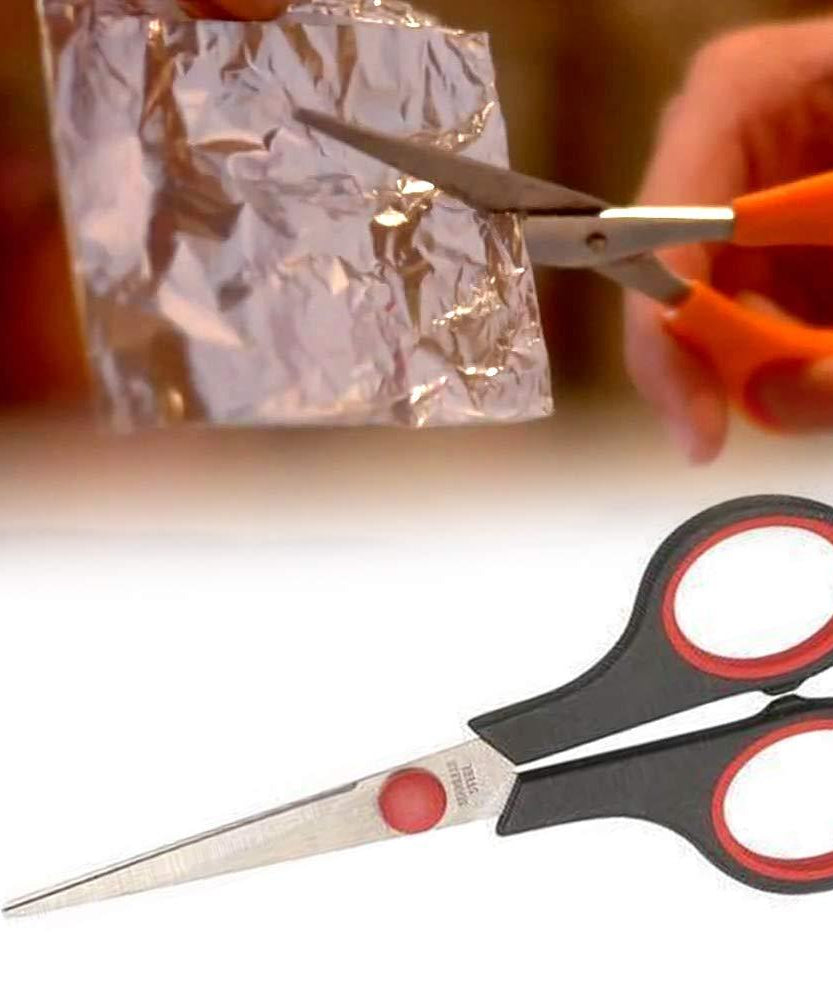 High-quality scissor set in two sizes.