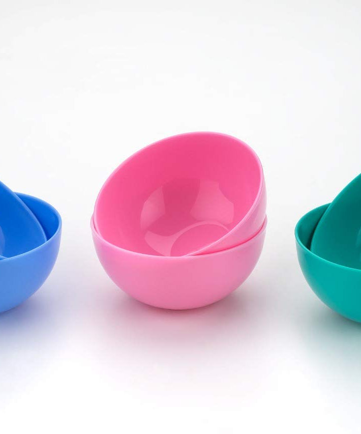 Detailed view of the snack set showing all three pieces.