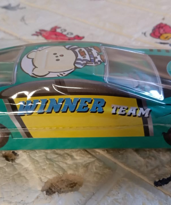 Car-themed metal pencil case for school use