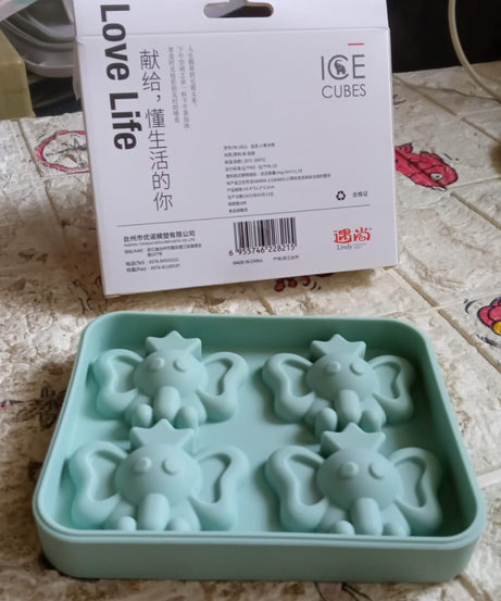 Silicone Cartoon Shape 4 Grid Ice Cube Tray Ice Cube Molds Trays Small Cubes Tray For Fridge, Flexible Silicon Ice Tray (1 pc)