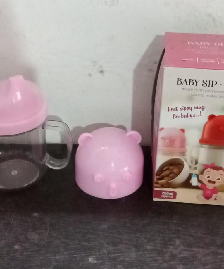 Lightweight baby mug, leakproof and safe for kids