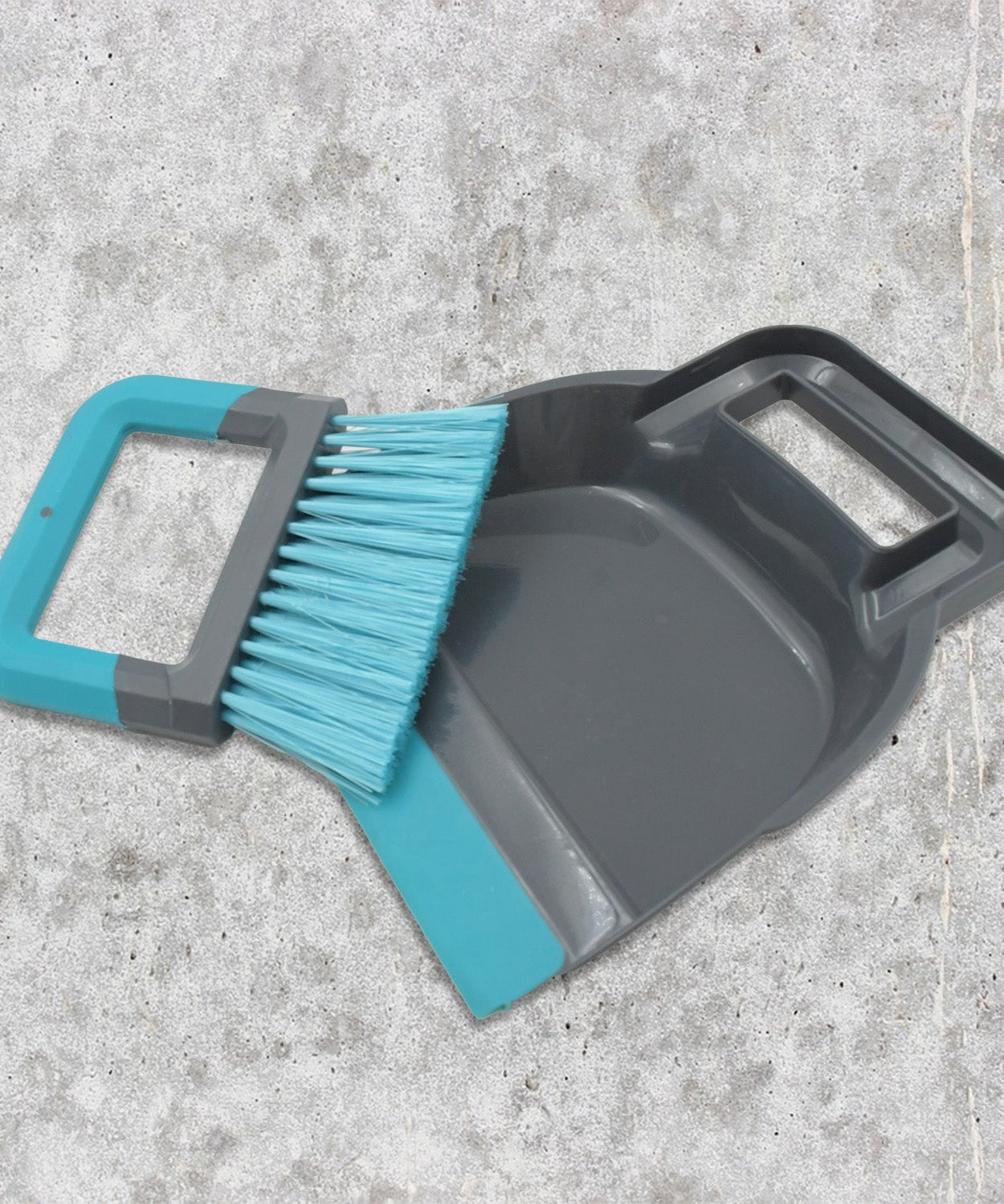Plastic dustpan and broom set for cleaning small spaces
