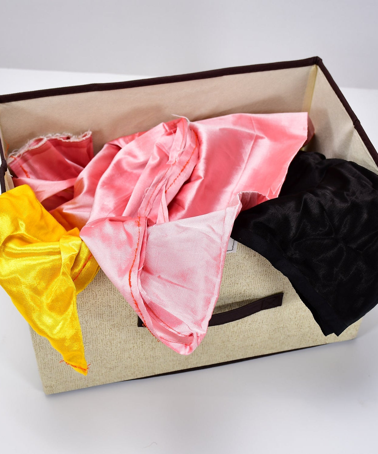 Foldable storage basket