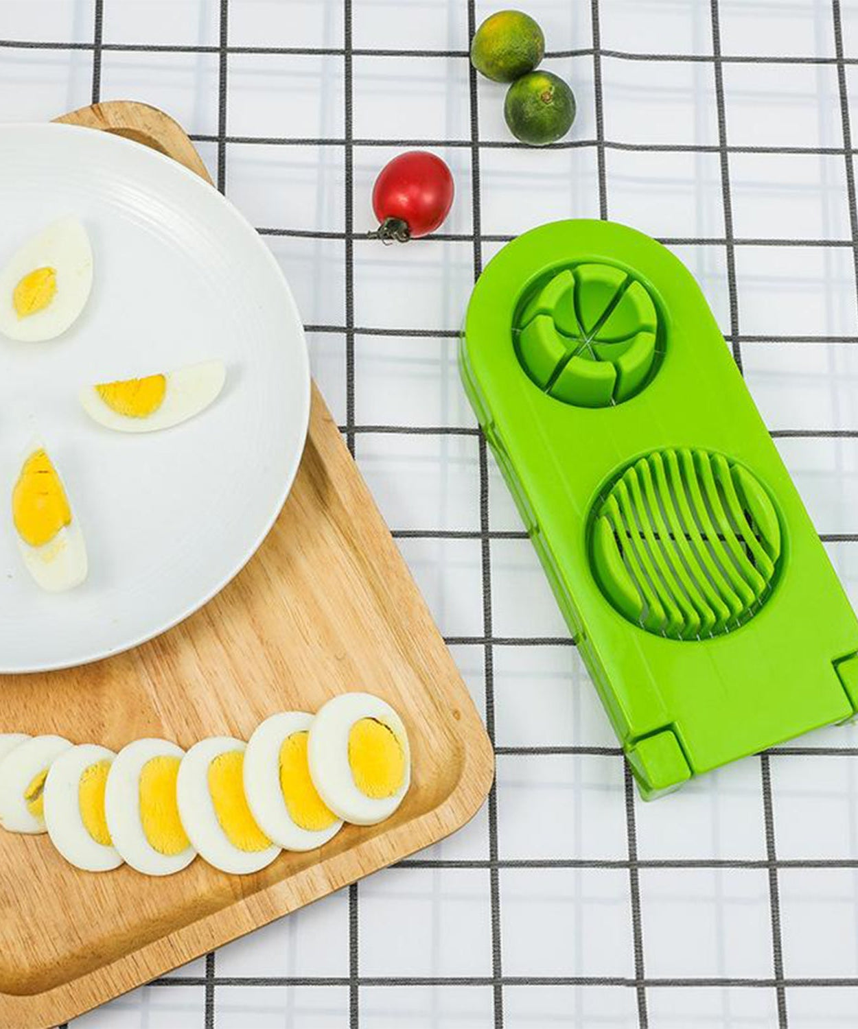 Easy-to-use boiled egg cutter with stainless steel wire