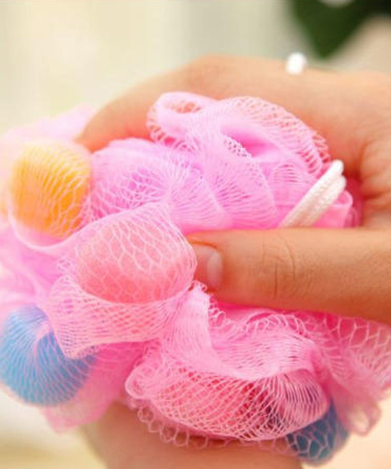 Exfoliating round loofah for bath and shower