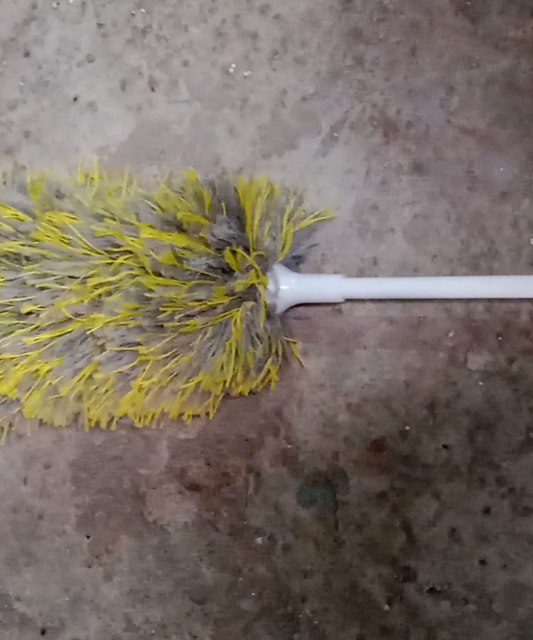 Long Handle Microfiber Duster – Extendable & Washable Cleaning Tool for Home, Car & Office (62cm)