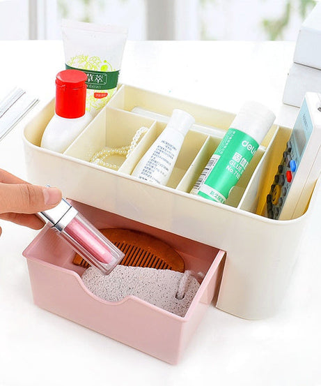 Cutlery box with compartments for organized cutlery storage