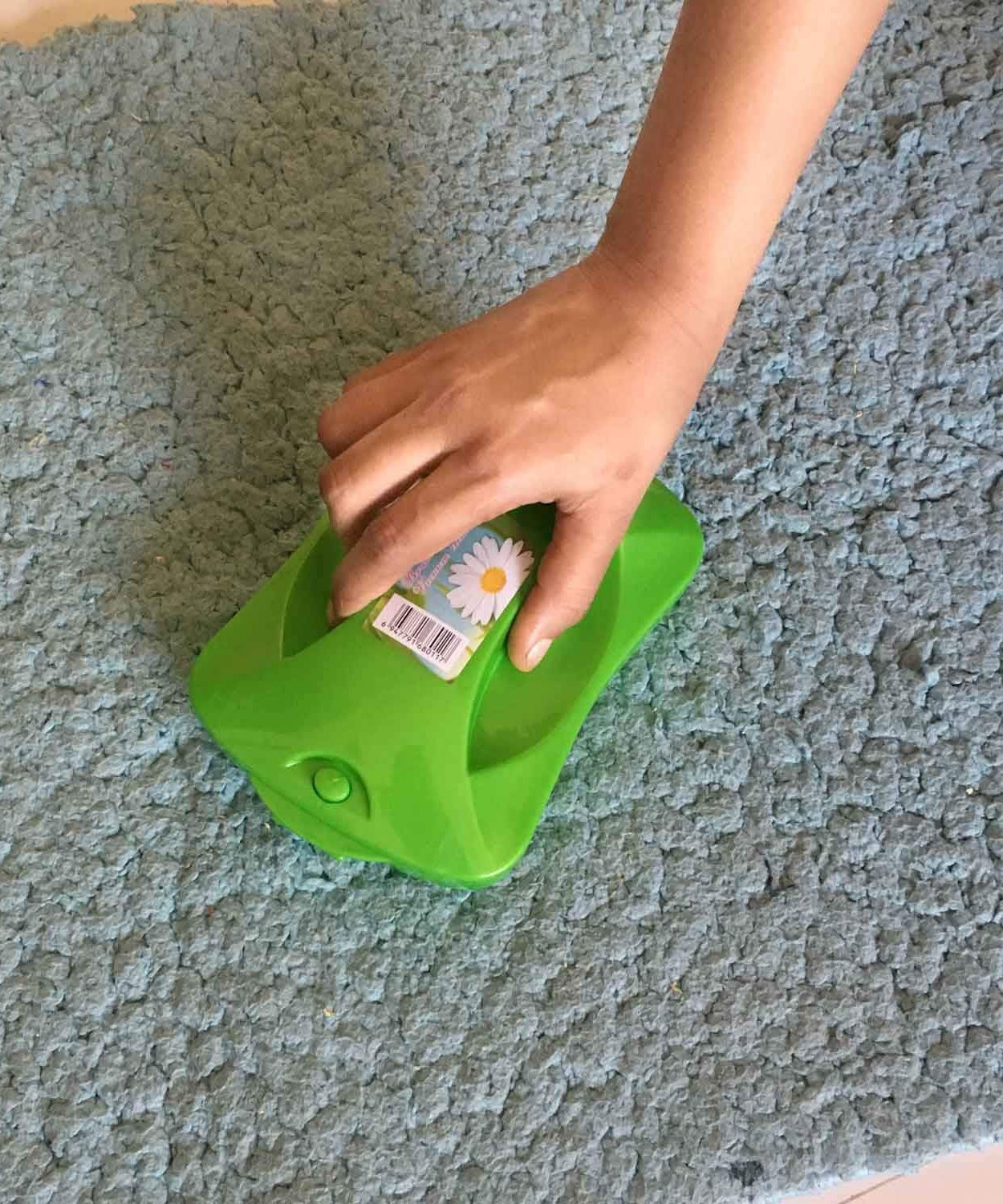 Plastic Handheld Carpet Roller Brush Cleaning with Dust Crumb Collector, Wet, and Dry Brush