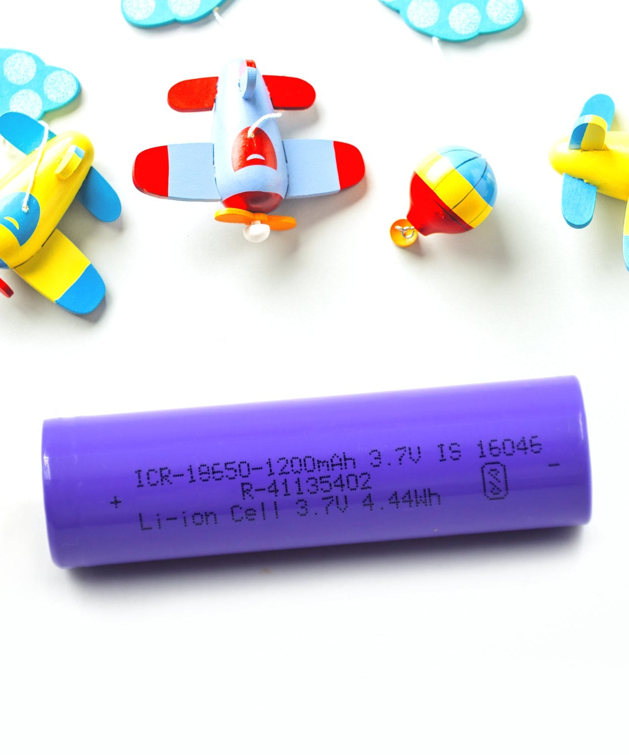 3.7V flat-top lithium battery, 1200mAh, designed for high-capacity needs.