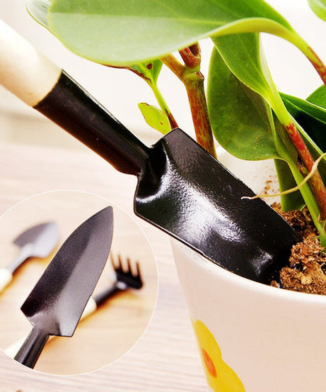 Garden tools for kids: trowel, shovel, rake set