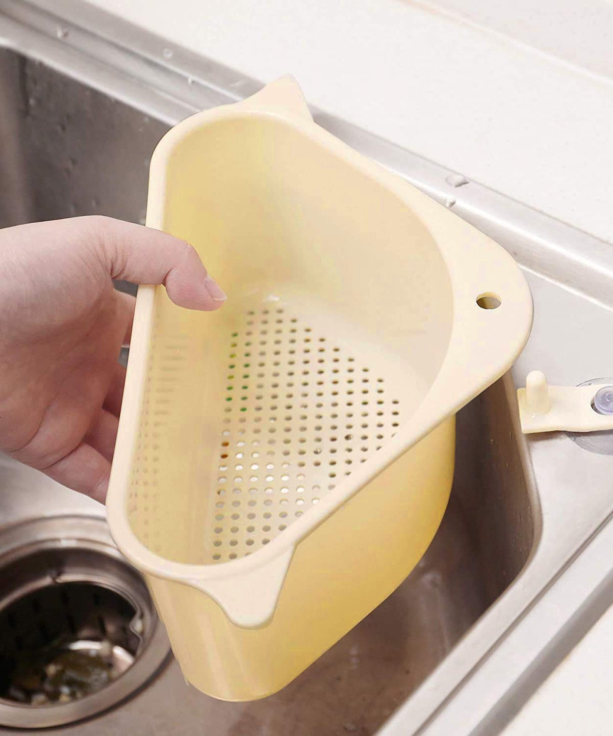 Triangular sink drainer shelf with multiple compartments