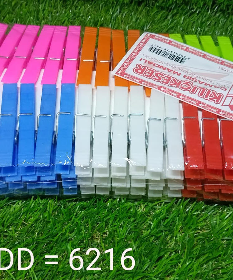 Multi-use plastic clips for laundry and more