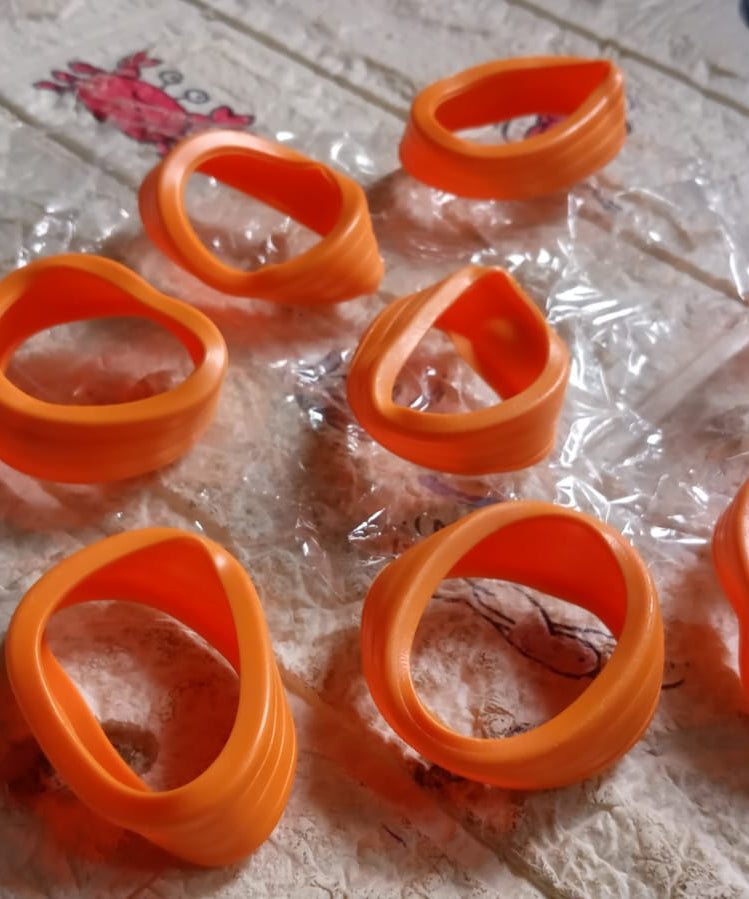 Silicone Luggage Wheel Covers – Noise Reduction & Protection (8 Pcs)