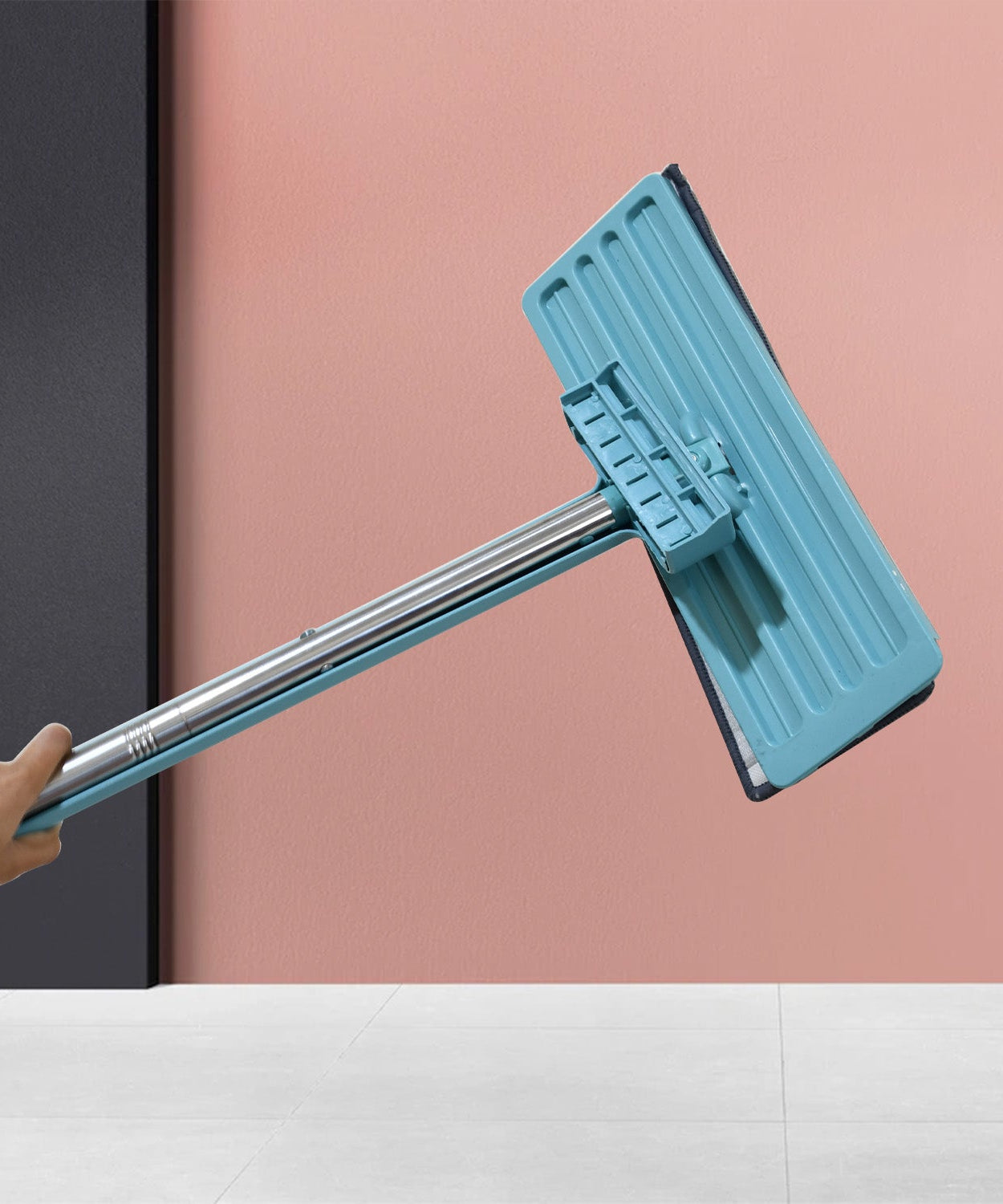 Flat mop with microfiber pad for hardwood floors