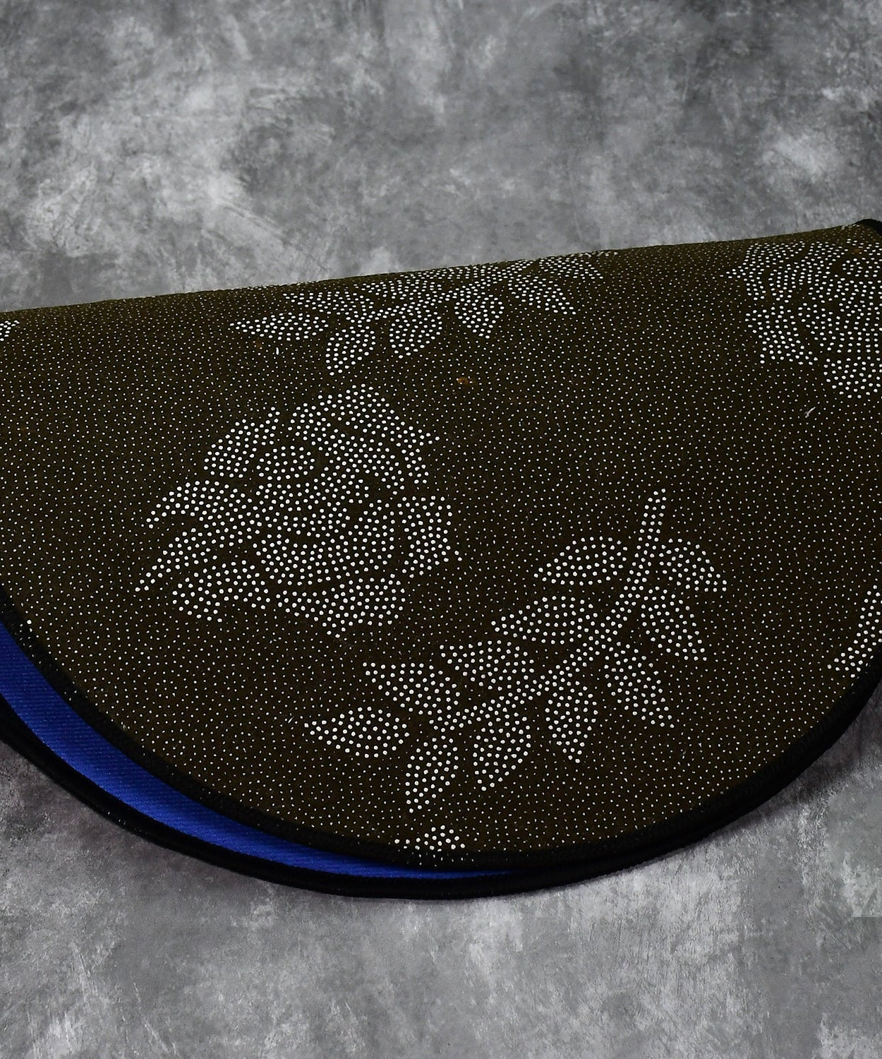 Soft carpet mat for bathroom, absorbent and slip-resistant