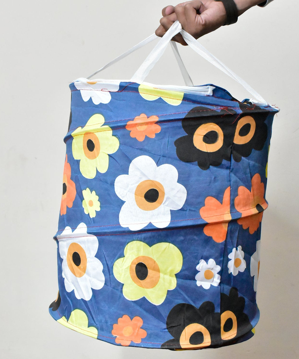 Canvas laundry bag with sturdy handles