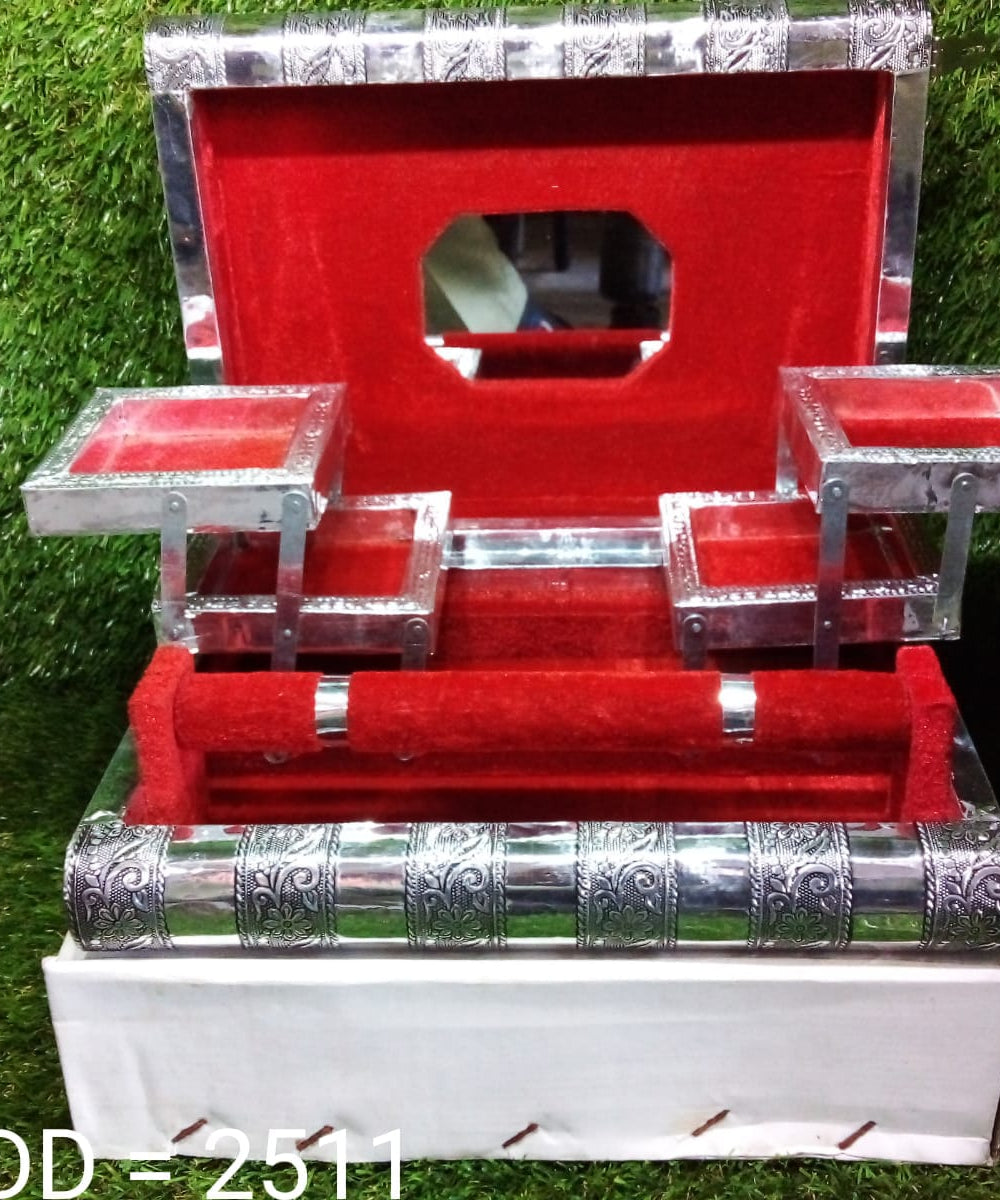 Multi-compartment wooden jewelry organizer for versatile storage needs