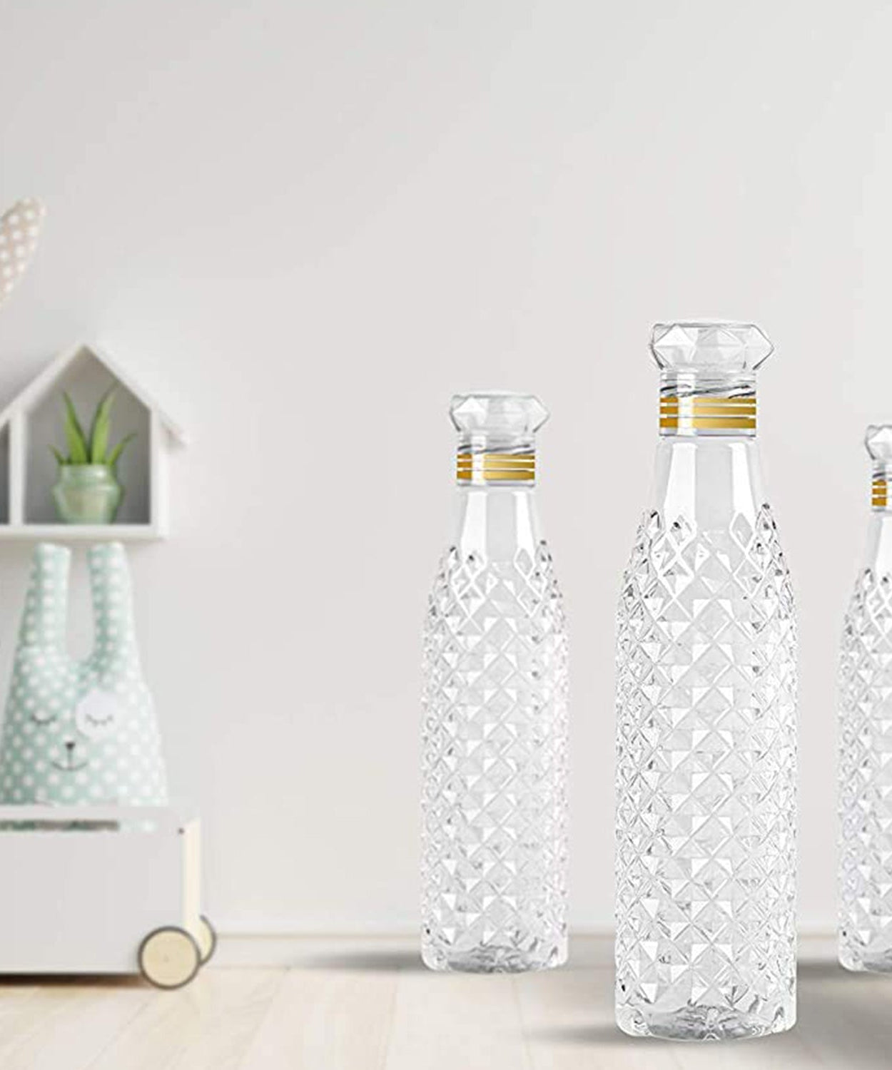 Water bottle with diamond cut design, ideal for travel