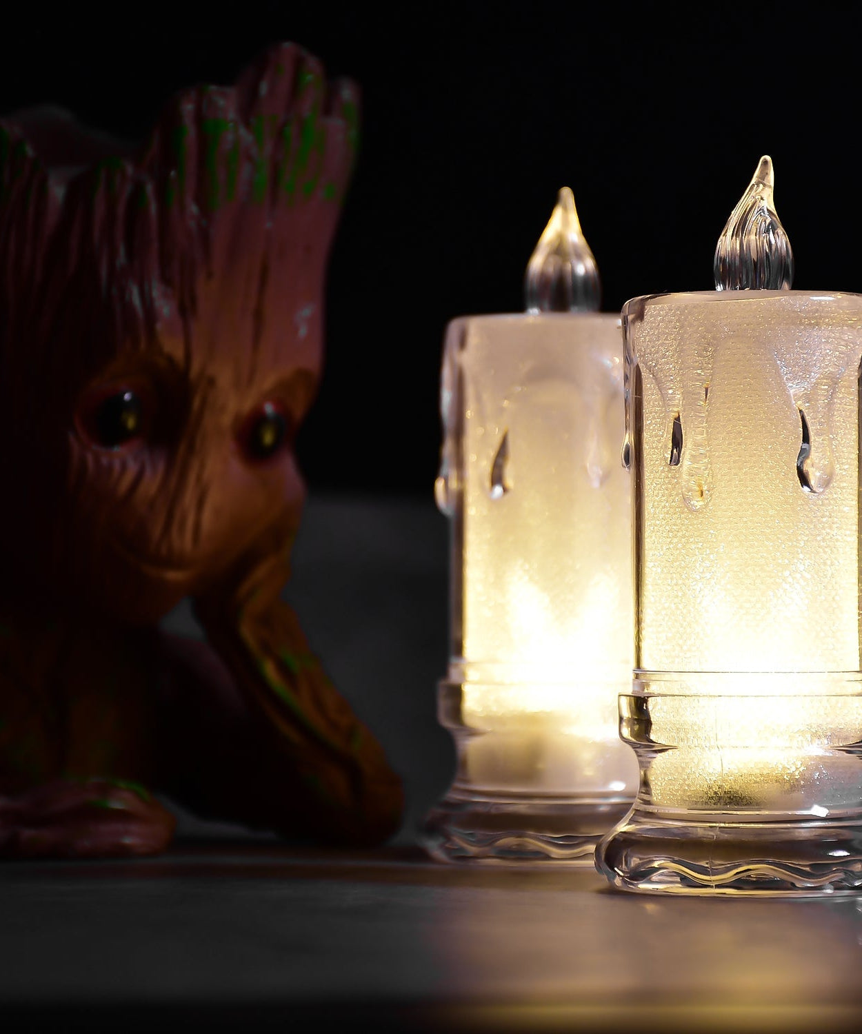 Big size flameless candles with melted design.