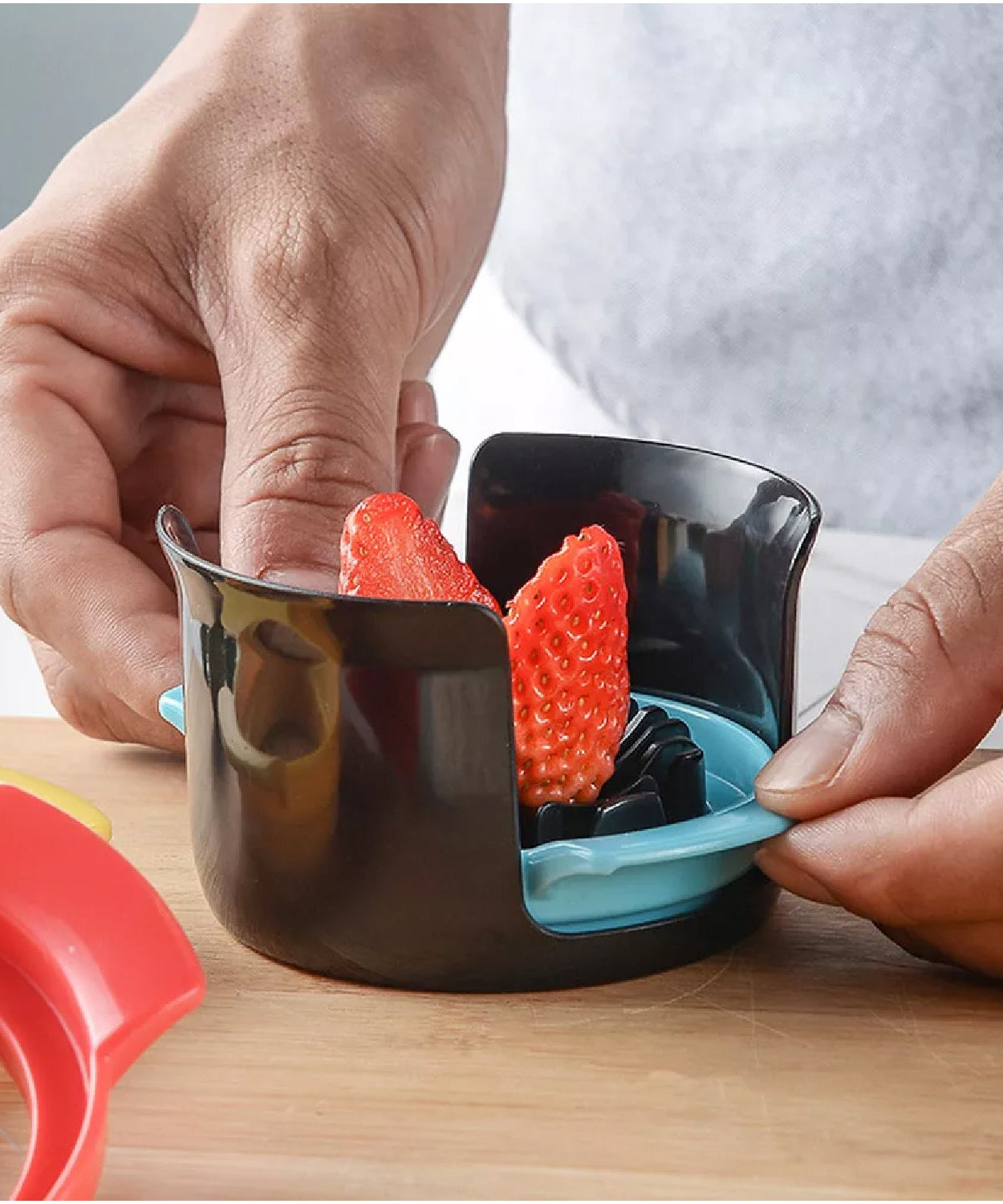 Multifunctional 3-in-1 Egg Cutter - Stainless Steel Slicing Tool with Durable Wires