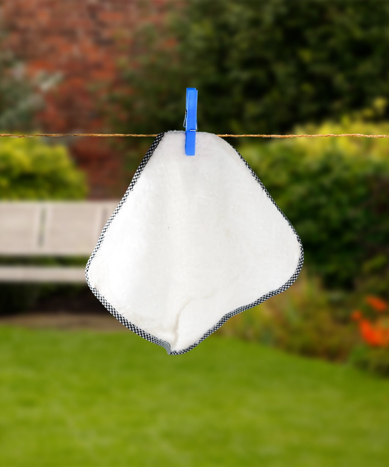 Set of clothes clips in multiple colors