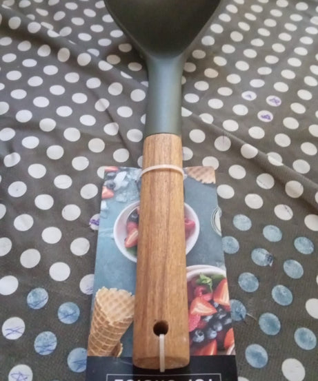 Plastic Kitchen Accessories Skimmer, Spatula Spoon & Soup Spoon Heat Resistant  Non Stick Spoons Kitchen Cookware Items Heat Resistant Plastic Kitchen Utensils for Cooking, BPA FREE Gadgets for Non-Stick Cookware (1 Pc )