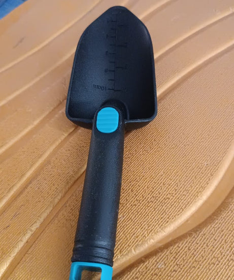 Plastic Heavy Duty Garden Hand Trowel with Measurement Marks (1 Pc)